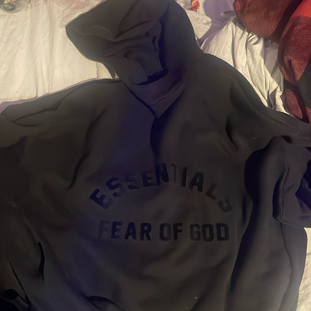 Essential black hoodie